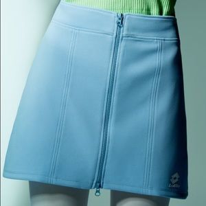 Mini zipped blue skirt